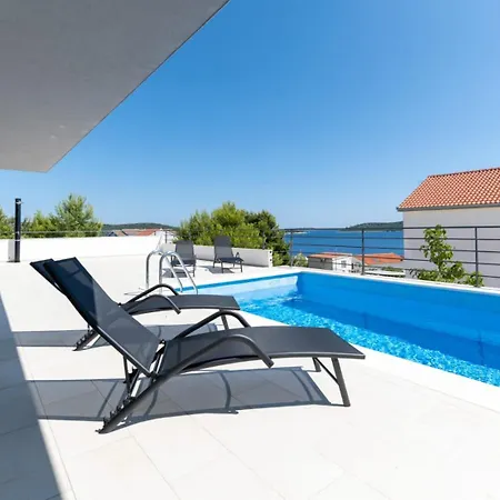 Zenta Villa *